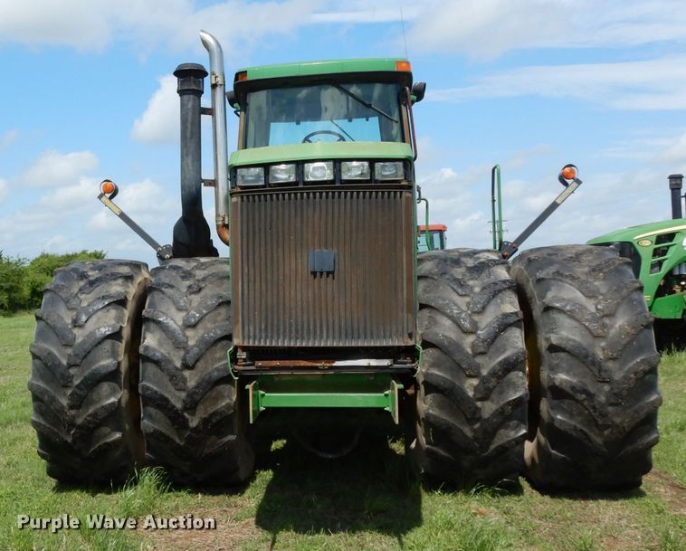 image for item DG6773 2000 John Deere 9400  4WD tractor