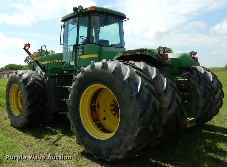 image for item DG6773 2000 John Deere 9400  4WD tractor