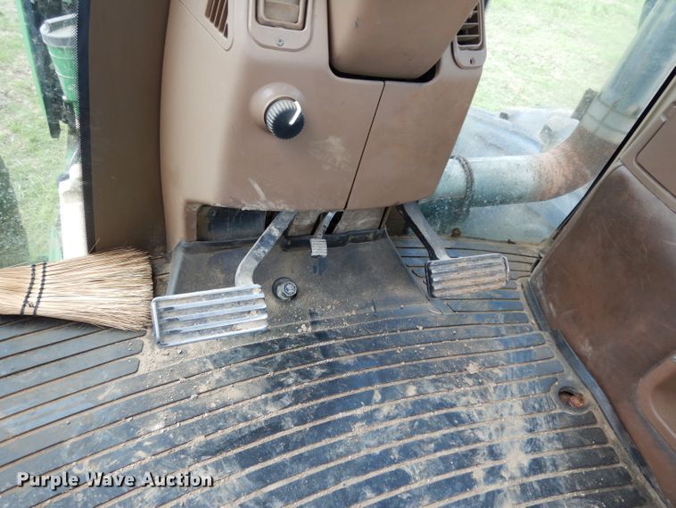 image for item DG6773 2000 John Deere 9400  4WD tractor