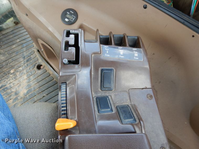 image for item DG6773 2000 John Deere 9400  4WD tractor