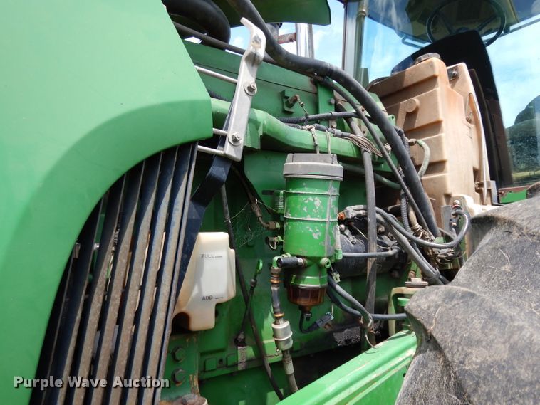 image for item DG6773 2000 John Deere 9400  4WD tractor