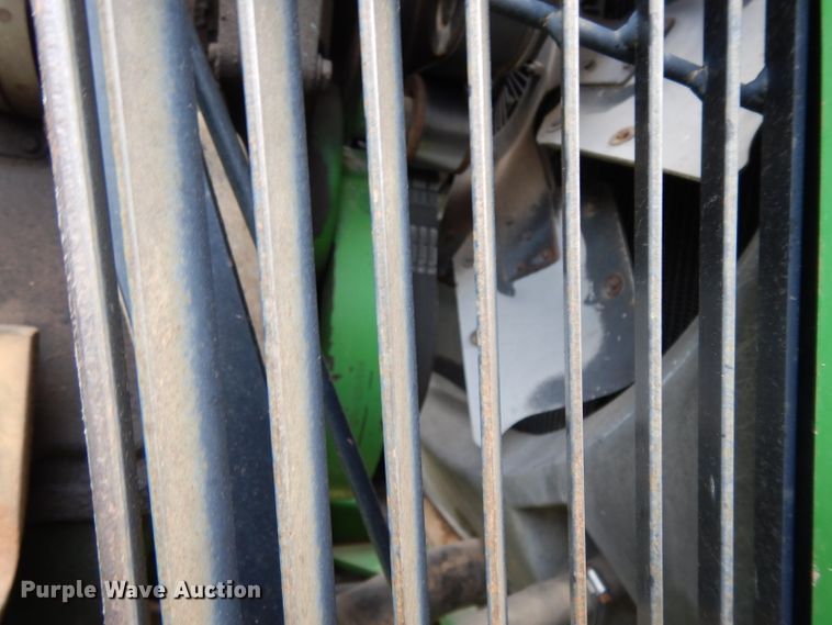 image for item DG6773 2000 John Deere 9400  4WD tractor