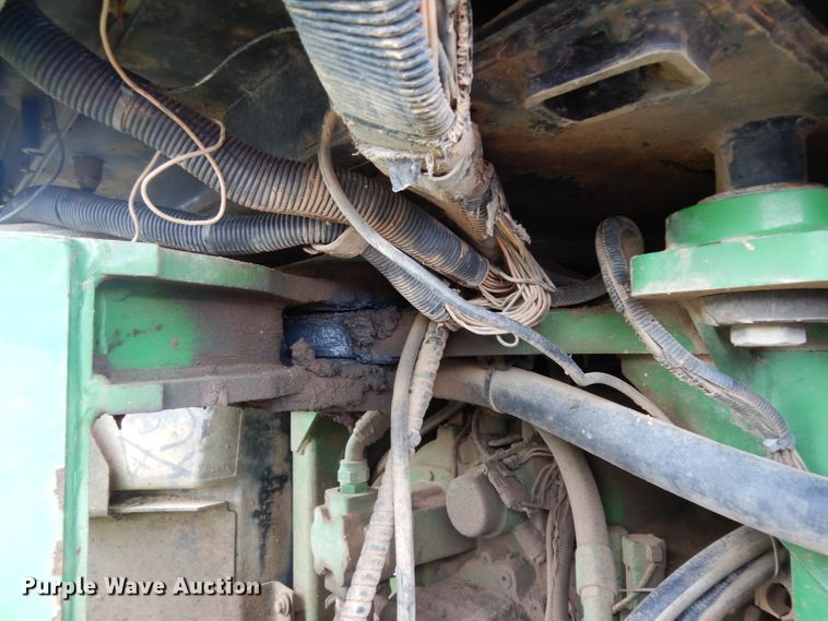 image for item DG6773 2000 John Deere 9400  4WD tractor