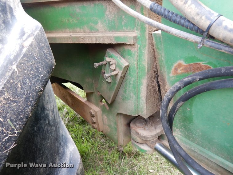 image for item DG6773 2000 John Deere 9400  4WD tractor