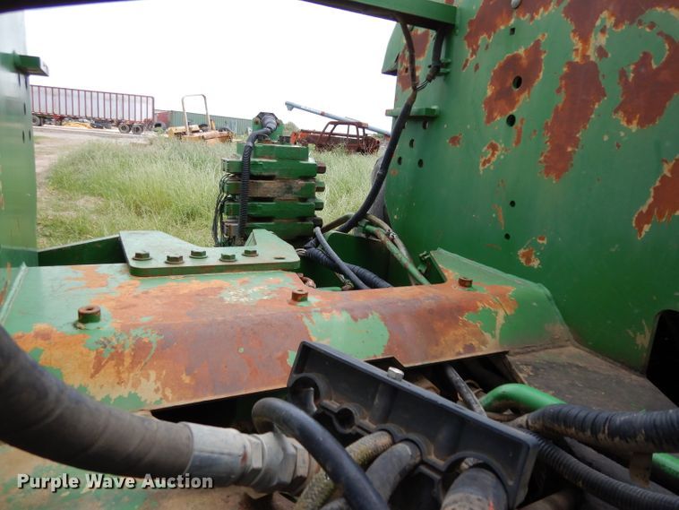 image for item DG6773 2000 John Deere 9400  4WD tractor