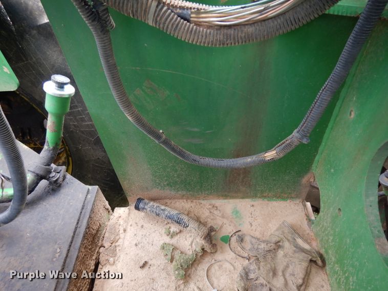 image for item DG6773 2000 John Deere 9400  4WD tractor