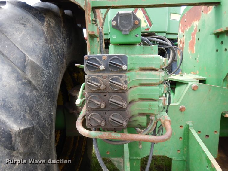 image for item DG6773 2000 John Deere 9400  4WD tractor