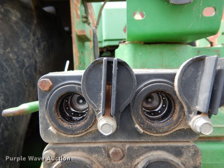 image for item DG6773 2000 John Deere 9400  4WD tractor