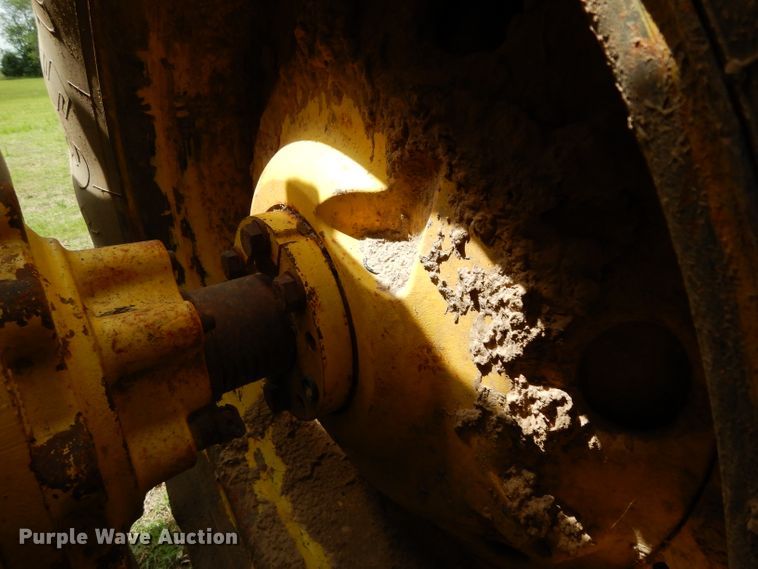 image for item DG6773 2000 John Deere 9400  4WD tractor