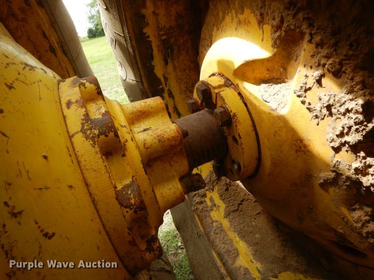 image for item DG6773 2000 John Deere 9400  4WD tractor