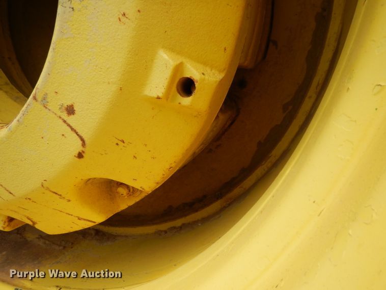 image for item DG6773 2000 John Deere 9400  4WD tractor