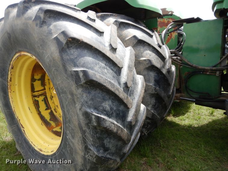 image for item DG6773 2000 John Deere 9400  4WD tractor