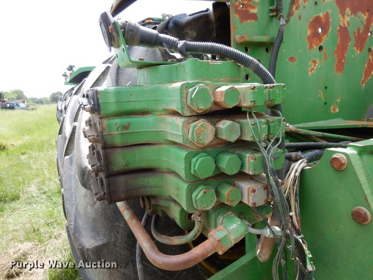 image for item DG6773 2000 John Deere 9400  4WD tractor