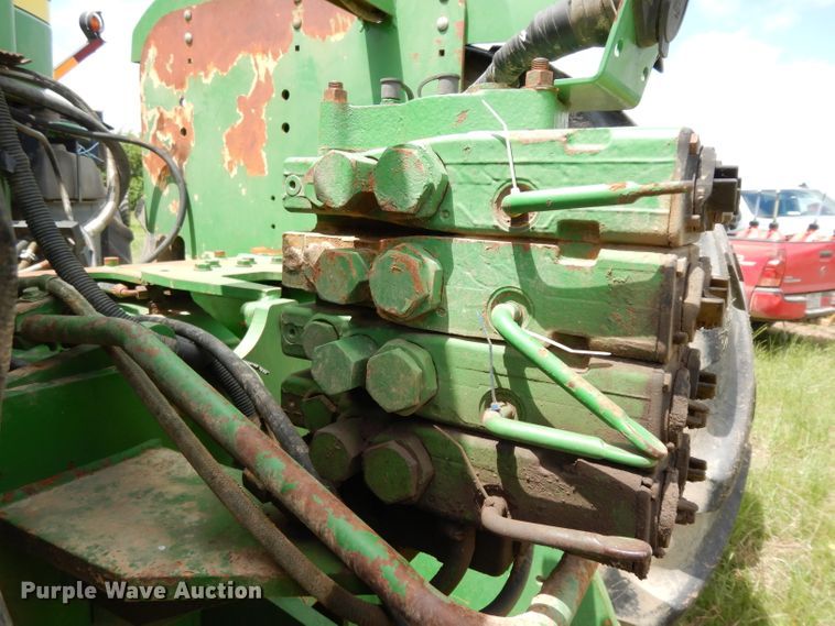 image for item DG6773 2000 John Deere 9400  4WD tractor