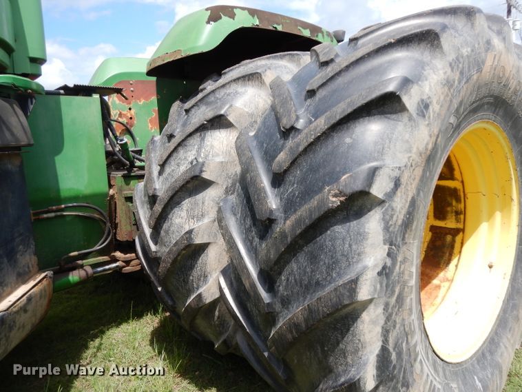 image for item DG6773 2000 John Deere 9400  4WD tractor