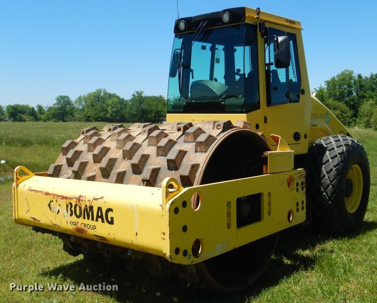 image for item DG8601 2015 Bomag BW211D-50  single drum vibratory roller