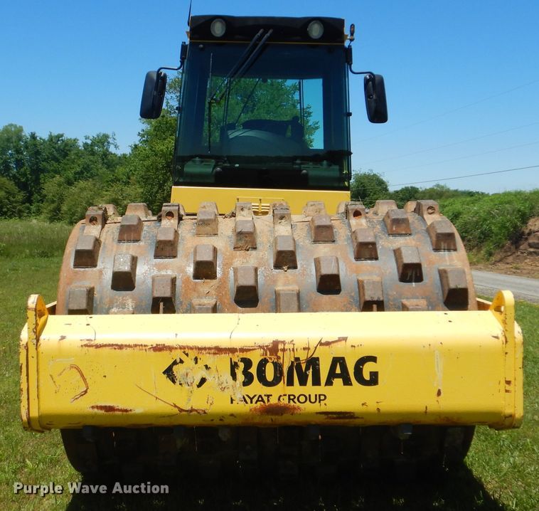 image for item DG8601 2015 Bomag BW211D-50  single drum vibratory roller