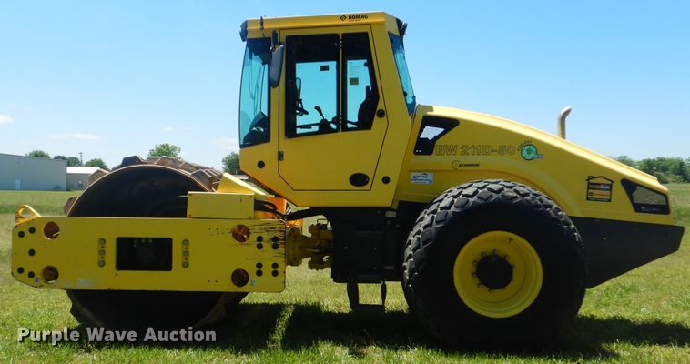 image for item DG8601 2015 Bomag BW211D-50  single drum vibratory roller