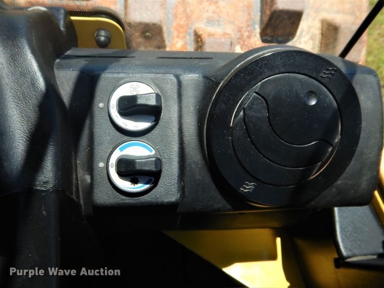 image for item DG8601 2015 Bomag BW211D-50  single drum vibratory roller