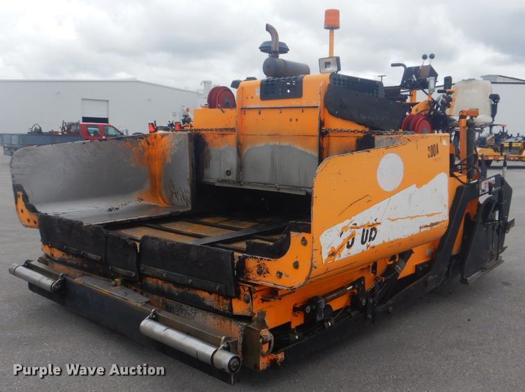 image for item DG8604 2013 Lee Boy 8510B  paver