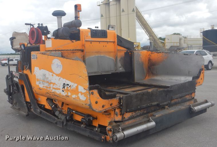 image for item DG8604 2013 Lee Boy 8510B  paver