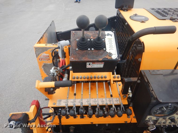 image for item DG8604 2013 Lee Boy 8510B  paver