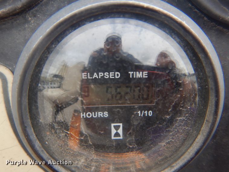 image for item DG8604 2013 Lee Boy 8510B  paver