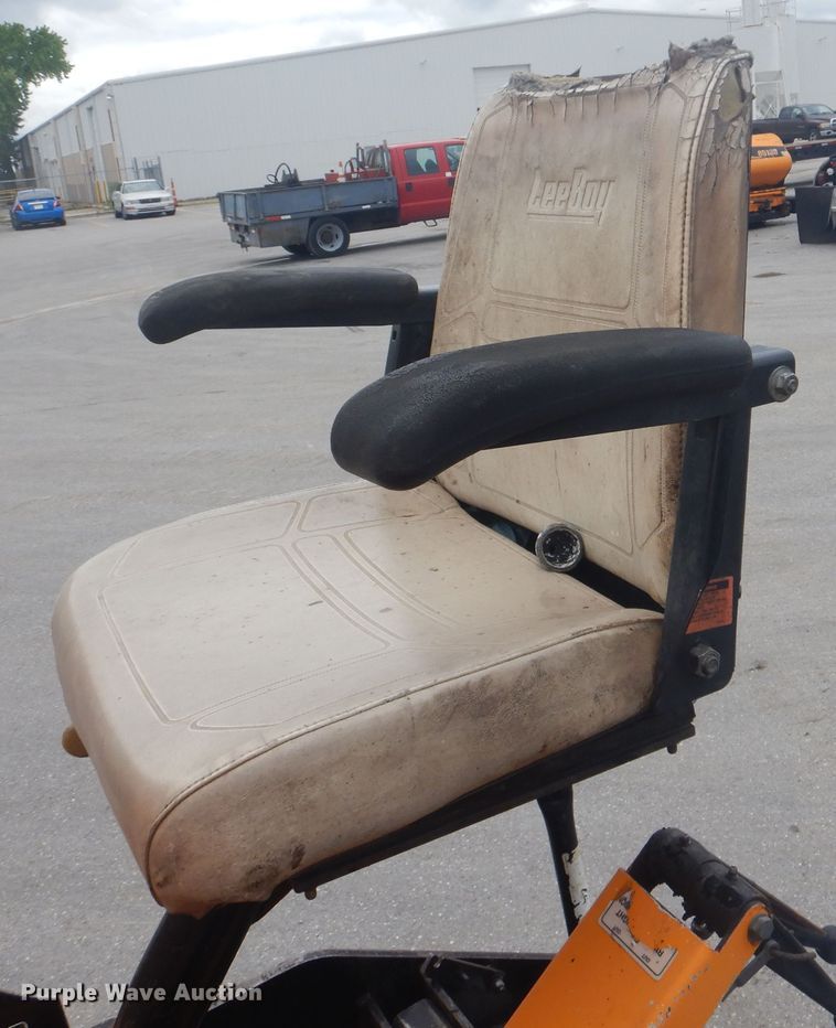 image for item DG8604 2013 Lee Boy 8510B  paver