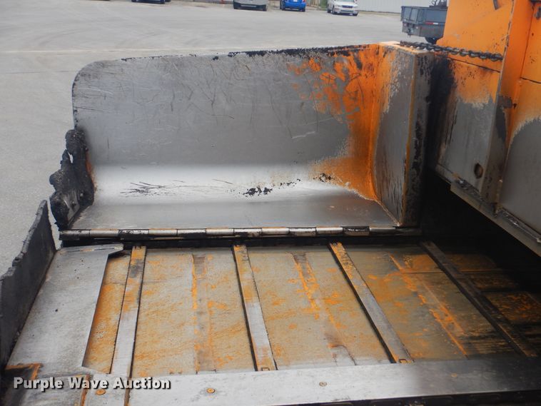 image for item DG8604 2013 Lee Boy 8510B  paver