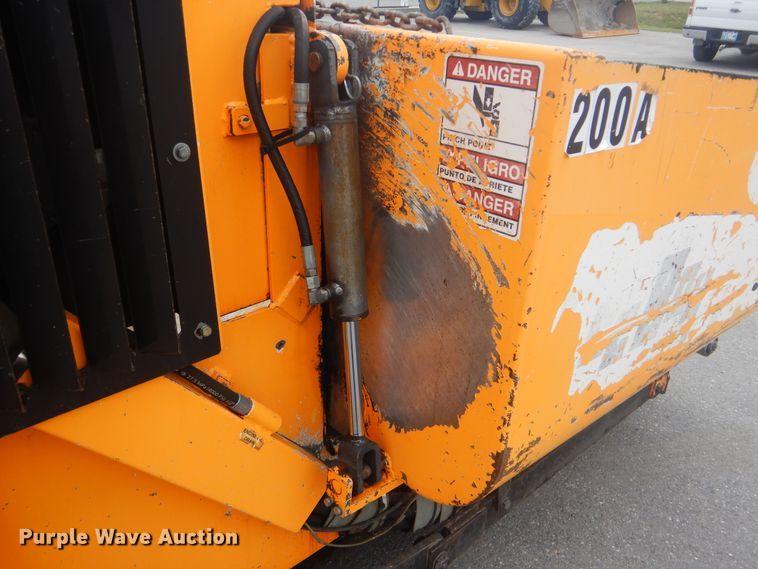 image for item DG8604 2013 Lee Boy 8510B  paver