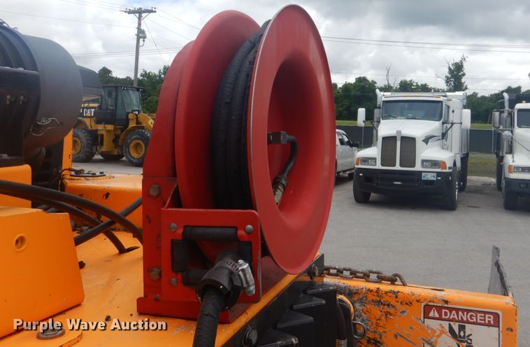 image for item DG8604 2013 Lee Boy 8510B  paver