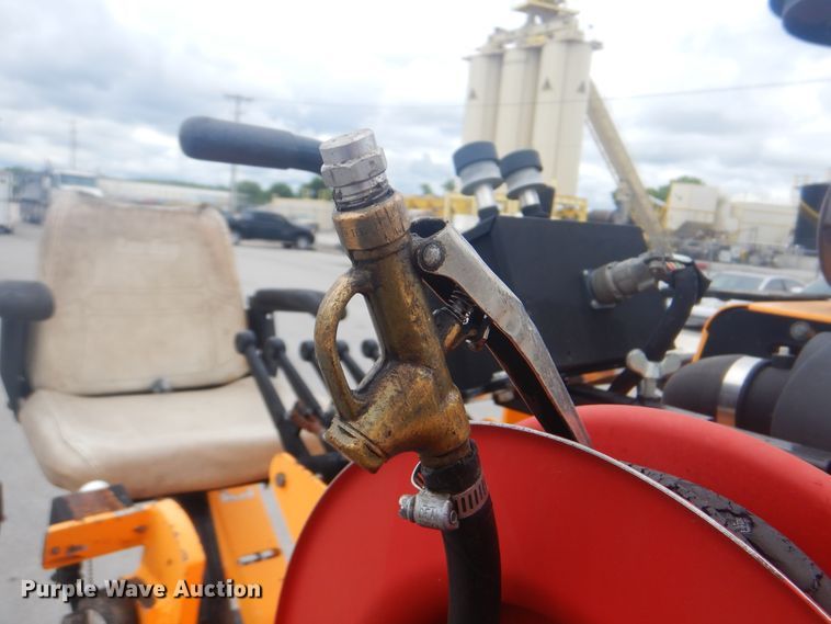 image for item DG8604 2013 Lee Boy 8510B  paver