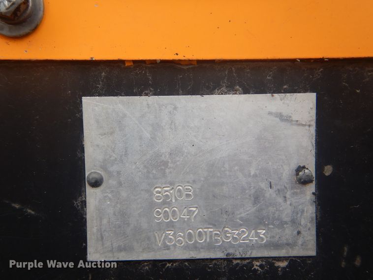 image for item DG8604 2013 Lee Boy 8510B  paver