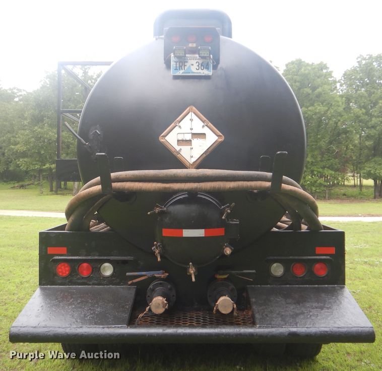 image for item DG8607 2000 Mack CH613  tank truck