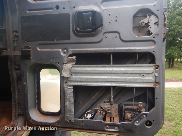 image for item DG8607 2000 Mack CH613  tank truck