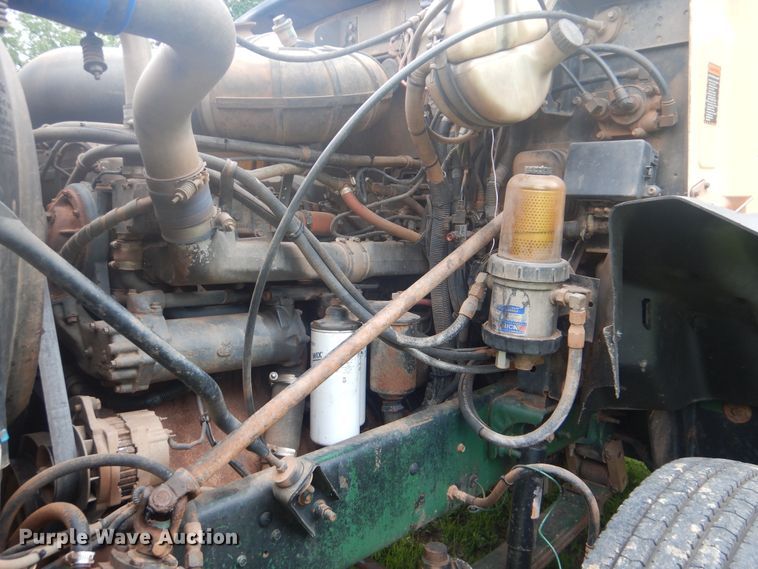 image for item DG8607 2000 Mack CH613  tank truck