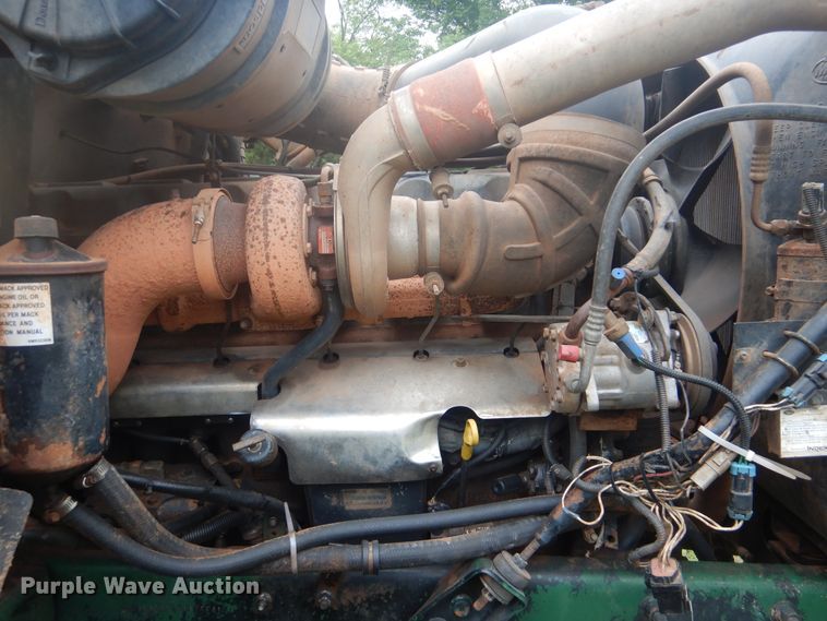 image for item DG8607 2000 Mack CH613  tank truck