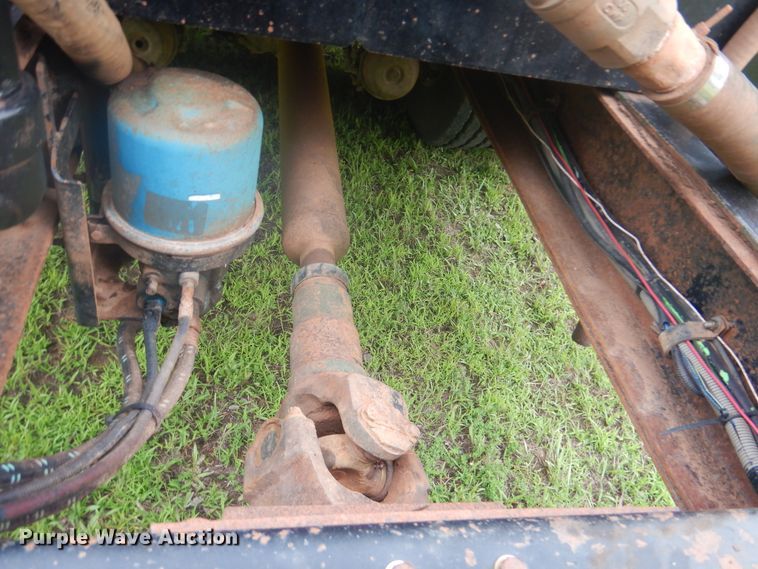 image for item DG8607 2000 Mack CH613  tank truck