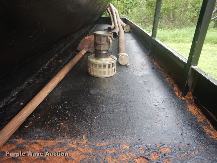 image for item DG8607 2000 Mack CH613  tank truck