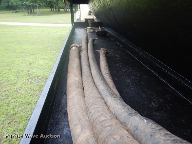 image for item DG8607 2000 Mack CH613  tank truck