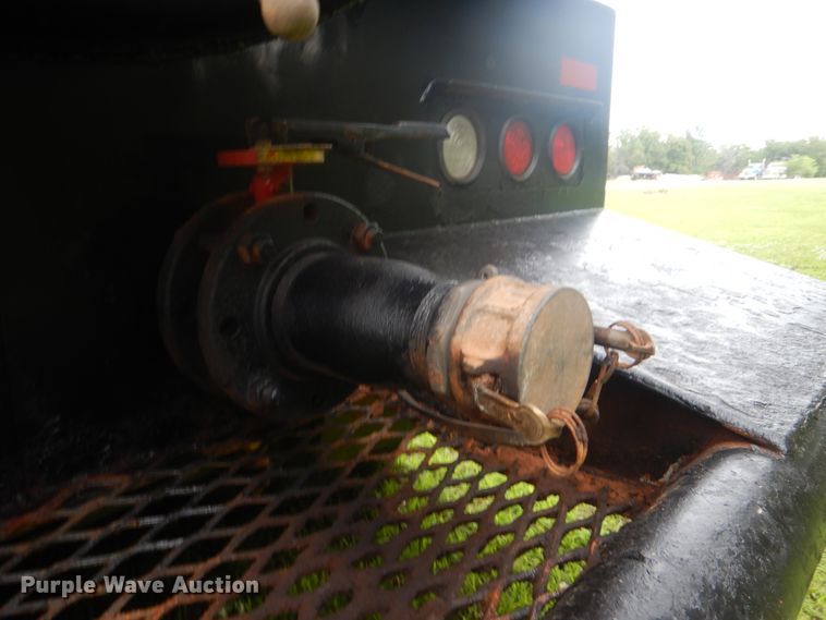 image for item DG8607 2000 Mack CH613  tank truck