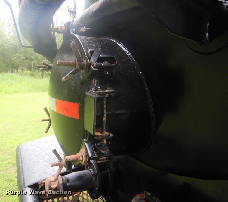 image for item DG8607 2000 Mack CH613  tank truck