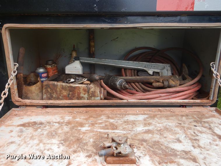 image for item DG8607 2000 Mack CH613  tank truck