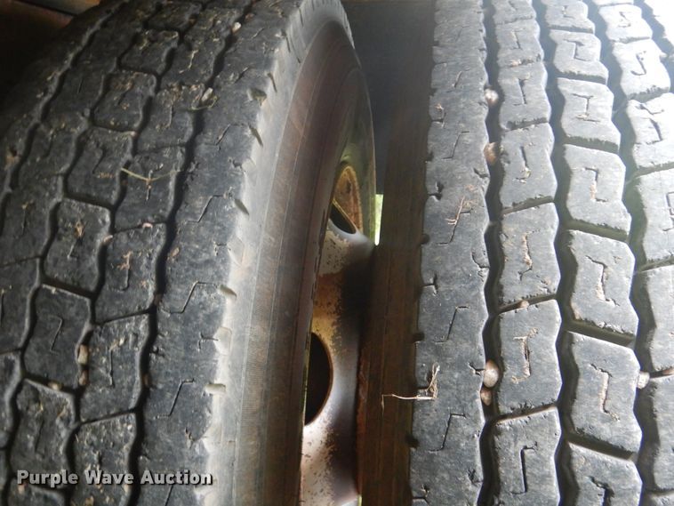 image for item DG8607 2000 Mack CH613  tank truck