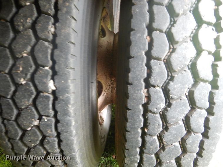 image for item DG8607 2000 Mack CH613  tank truck