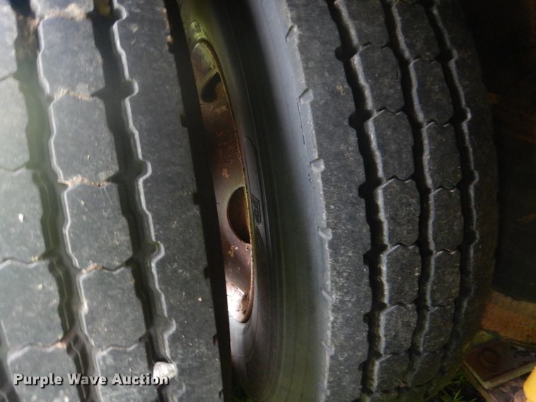 image for item DG8607 2000 Mack CH613  tank truck