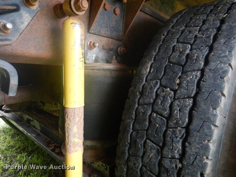 image for item DG8607 2000 Mack CH613  tank truck