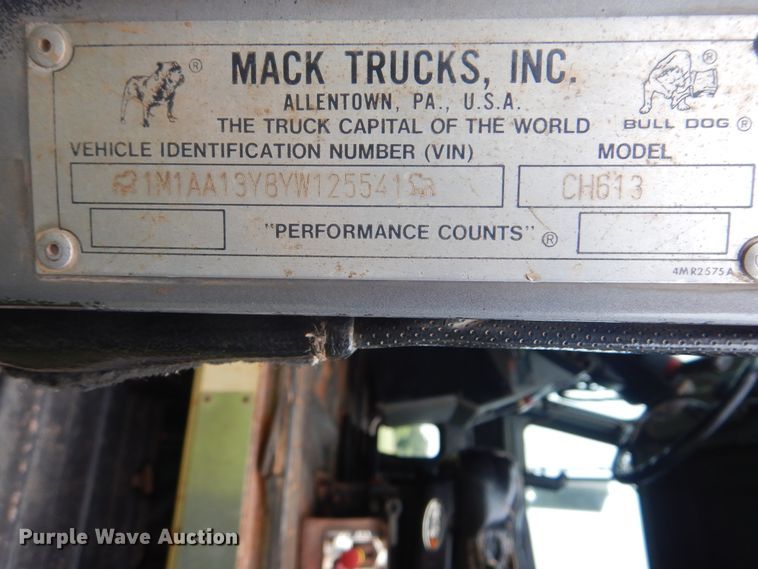 image for item DG8607 2000 Mack CH613  tank truck