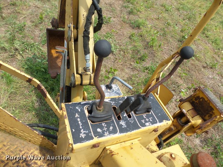 image for item DH3767 2002 Vermeer LM42  cable plow