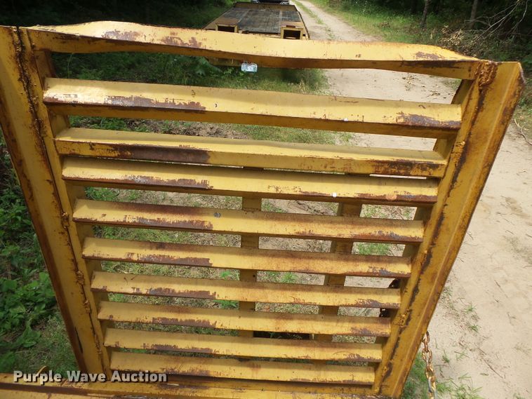 image for item DH3768 2000 Redi Haul FSL21210 equipment trailer